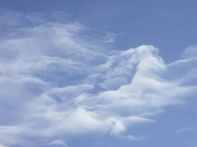 chromothérapie bleu nuageux favorise la paix intérieur et l'harmonie avec les autres