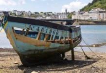 Changer de vie ! Cessez d’écoper, commencez à naviguer « Naviguer vers mieux : quand le départ devient une victoire. » Changer de cap pour changer de vie.